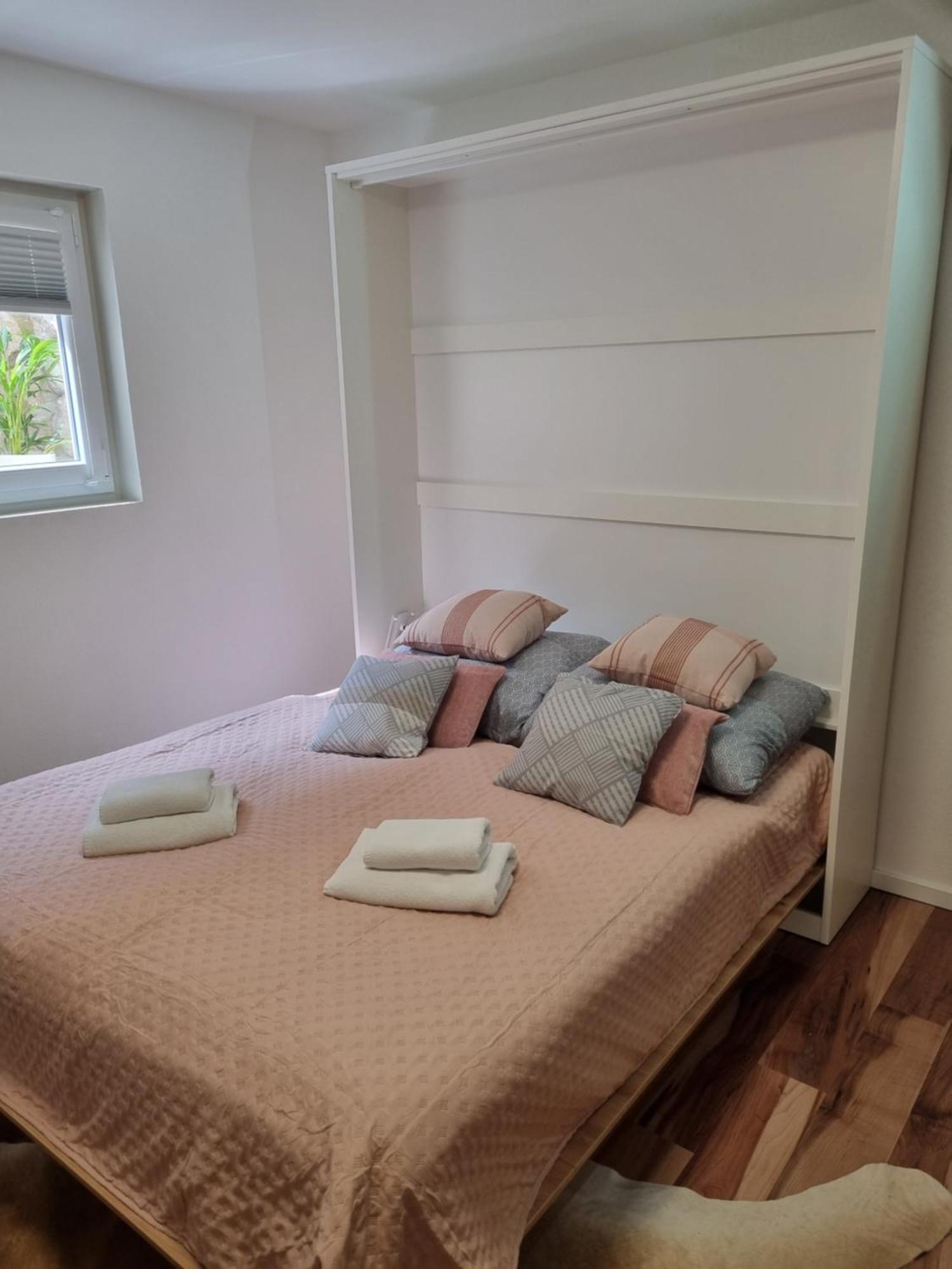 Appartment Im Untergeschoss Freilassing Eksteriør billede