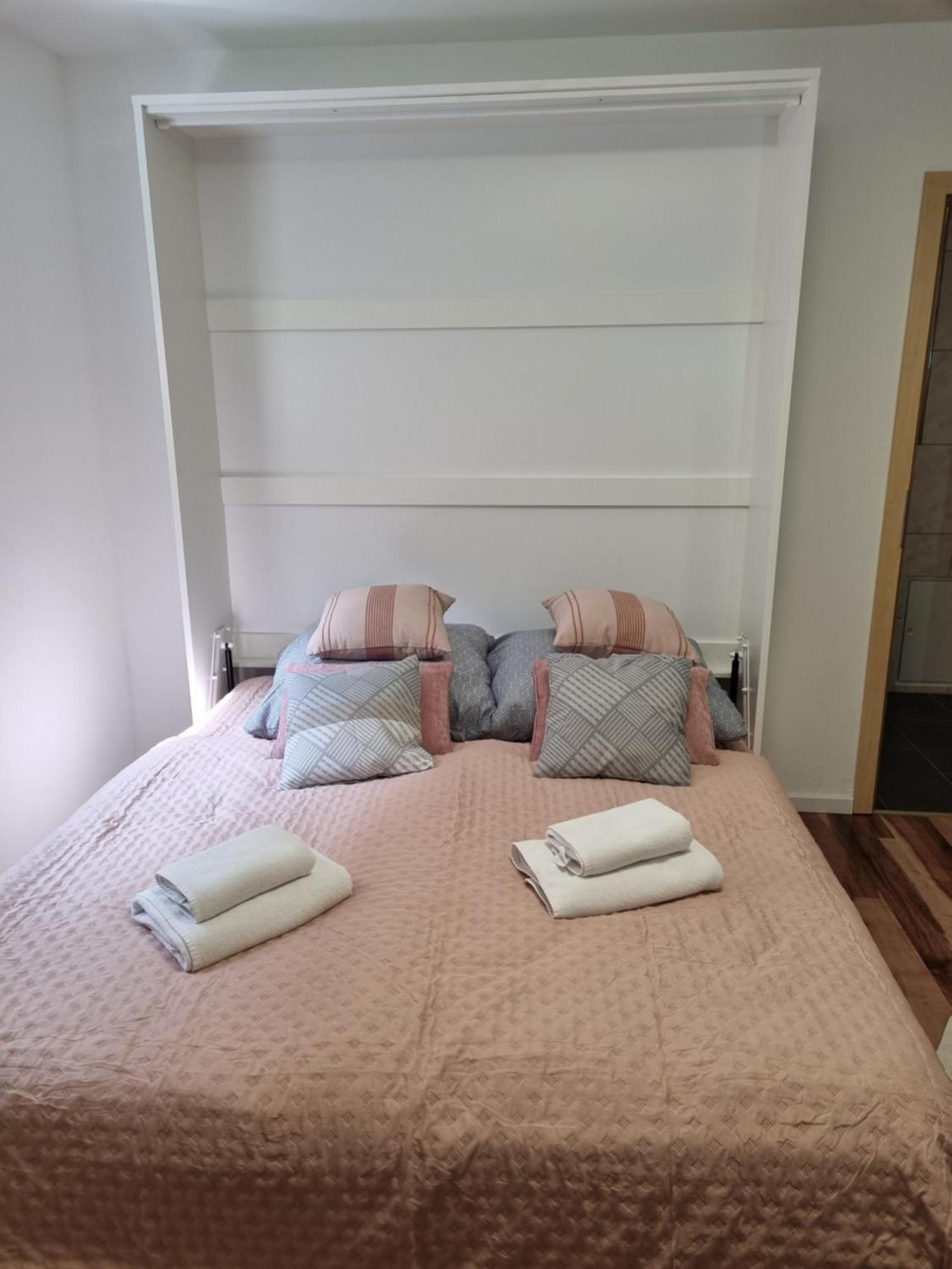 Appartment Im Untergeschoss Freilassing Eksteriør billede